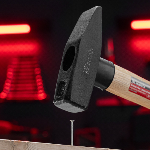 Молоток слесарный, 800 г, квадратный боек, деревянная рукоятка Matrix по ценам производителя в Уфе с доставкой по всей России