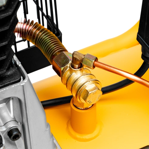 Компрессор воздушный BCI2300/100, ременный привод, 2.3 кВт, 100 литров, 400 л/мин Denzel по ценам производителя в Уфе с доставкой по всей России