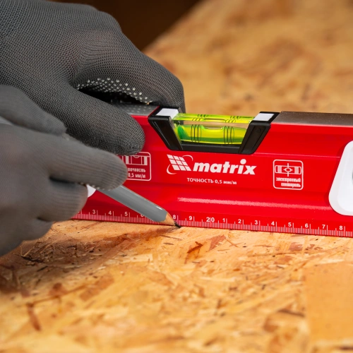 Уровень алюминиевый, магнит, фрезерованный, 3 глазка (1 зеркальный) 400 мм Matrix по ценам производителя в Уфе с доставкой по всей России