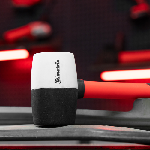 Киянка резиновая, 450 г, черно-белая резина, фибергласовая рукоятка Matrix по ценам производителя в Уфе с доставкой по всей России