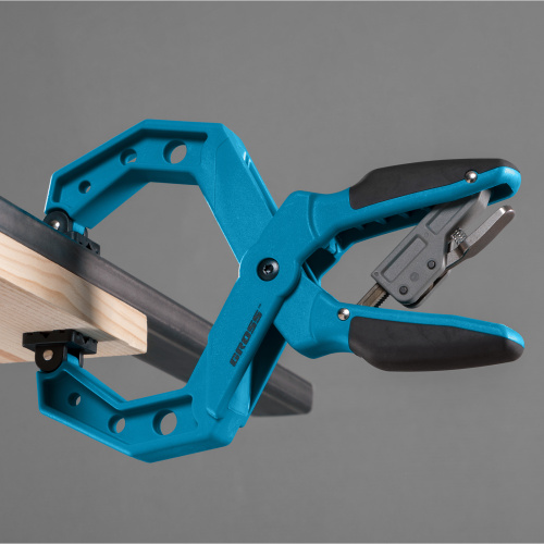 Струбцина клещеобразная 4, пластиковый корпус, храповой механизм жесткой фиксации, 100 мм Gross по ценам производителя в Уфе с доставкой по всей России