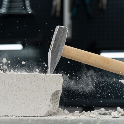 Молоток слесарный, 600 г, квадратный боек, деревянная рукоятка по ценам производителя в Уфе с доставкой по всей России