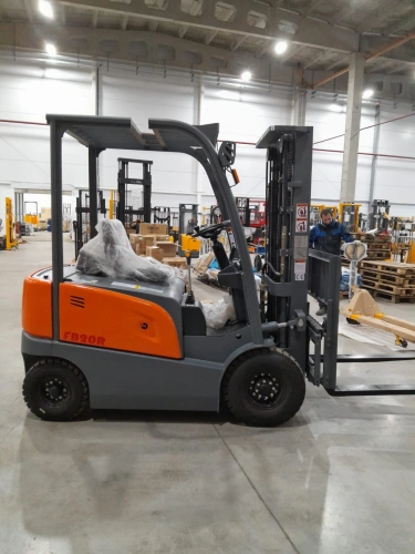 Погрузчик электрический четырехопорный TOR 2,0 т 4,5 м FB20R сайдшифт, своб. ход мачты купить в Москве с доставкой по всей России | ProtosMarket.ru