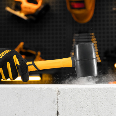 Киянка резиновая, 450 г, черная, фибергласовая рукоятка c TPR покрытием Denzel по ценам производителя в Уфе с доставкой по всей России