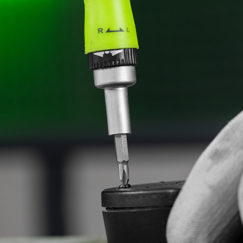 Отвертка реверсивная для точных работ с набором бит и торцевых головок, 32 предмета, CrV Сибртех по ценам производителя в Уфе с доставкой по всей России