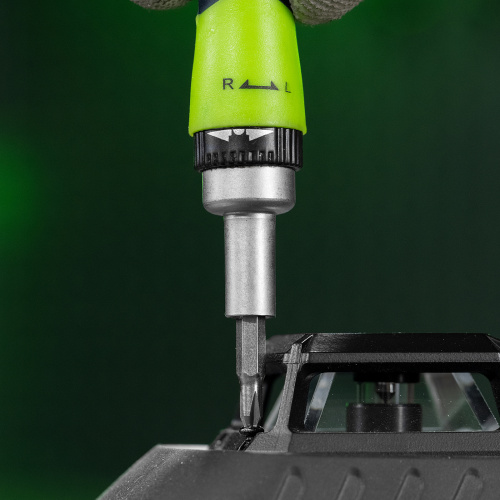 Отвертка реверсивная для точных работ с набором бит и торцевых головок, 32 предмета, CrV Сибртех по ценам производителя в Уфе с доставкой по всей России