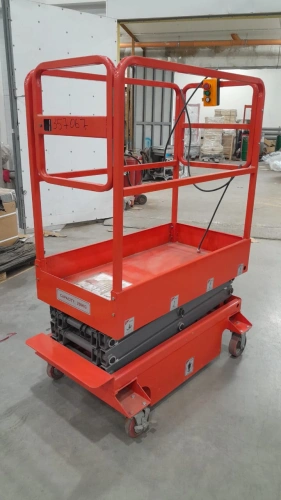 Подъемник ножничный передвижной 240 кг 3/5 м TOR GTJY DC аккумуляторный по ценам производителя в Уфе с доставкой по всей России