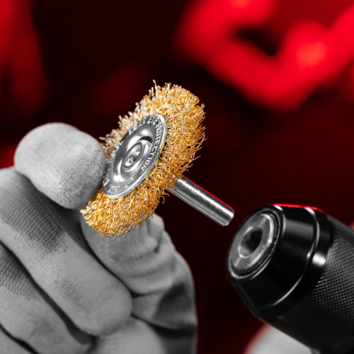 Щетка для дрели, 50 мм, плоская со шпилькой, латунированная витая проволока Matrix по ценам производителя в Уфе с доставкой по всей России