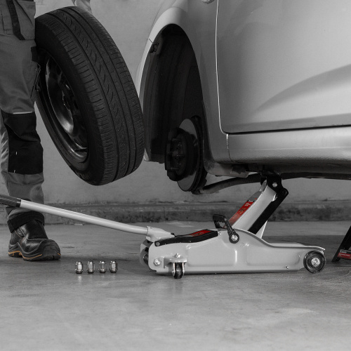 Домкрат гидравлический подкатной 2 т в пластиковом кейсе 85-330 мм. Low Profile Matrix по ценам производителя в Уфе с доставкой по всей России