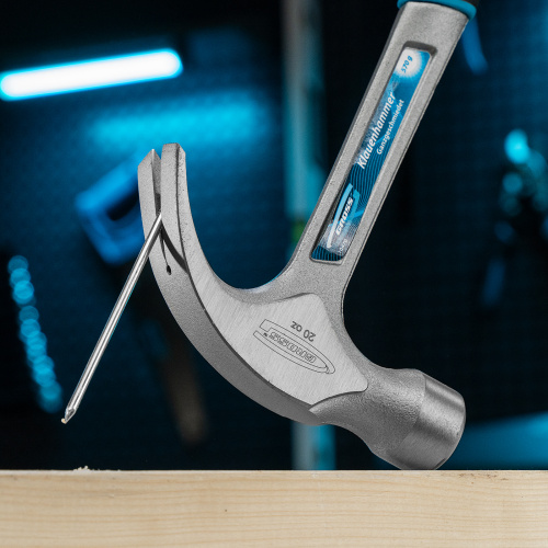 Молоток-гвоздодер, 570 г, цельнокованый, трехкомпонентная рукоятка Gross по ценам производителя в Уфе с доставкой по всей России