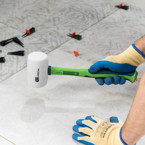 Киянка резиновая, 680 г, белая резина, фибергласовая рукоятка Сибртех по ценам производителя в Уфе с доставкой по всей России