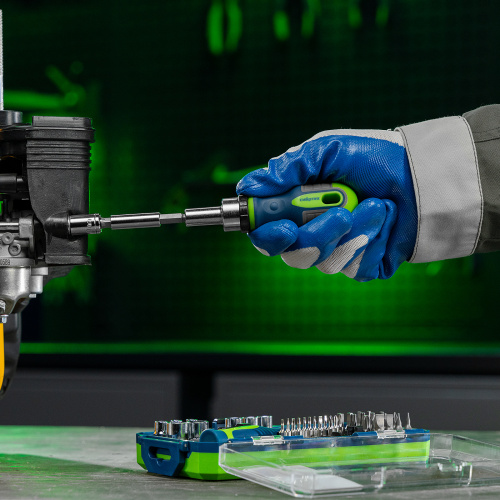 Отвертки реверсивные с набором бит и торцевыми головками, 41 шт, CrV Сибртех по ценам производителя в Уфе с доставкой по всей России