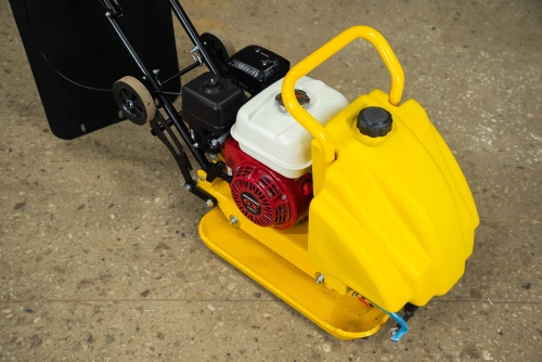 Виброплита 85 кг, 13кН (Honda) бак, коврик, колесный комплект TOR T-80 по ценам производителя в Уфе с доставкой по всей России