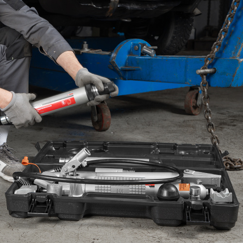 Растяжка гидравлическая, 10 т, набор из 17 предметов, 7 сменных насадок, в пластиковом кейсе Matrix по ценам производителя в Уфе с доставкой по всей России