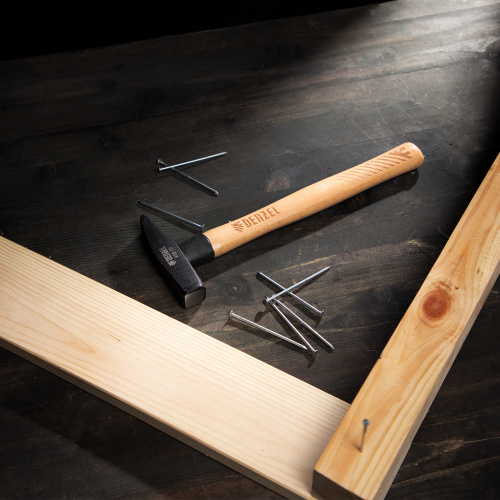 Молоток слесарный, 400 г, кованый квадратный боек, буковая рукоятка Denzel по ценам производителя в Уфе с доставкой по всей России