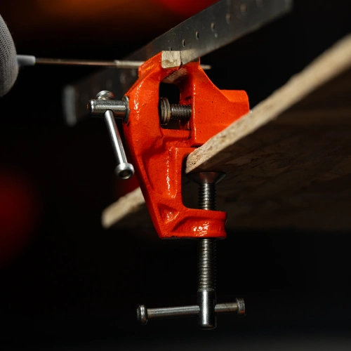 Тиски, 40 мм, крепление для стола Sparta по ценам производителя в Уфе с доставкой по всей России