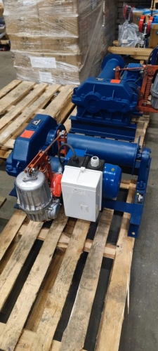 Лебедка монтажная У5120.60 г/п 630 кг Н-130 м (без каната) по ценам производителя в Уфе с доставкой по всей России