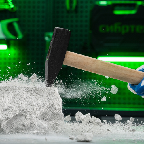 Молоток слесарный 1000 г, квадратный боек, деревянная рукоятка Сибртех по ценам производителя в Уфе с доставкой по всей России