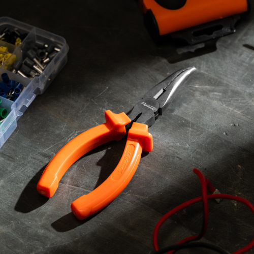 Длинногубцы изогнутые Classic, 160 мм, шлифованные, пластмассовые рукоятки Sparta по ценам производителя в Уфе с доставкой по всей России