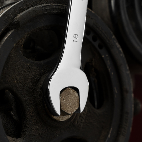 Ключ комбинированный трещоточный, 18 мм, CrV, зеркальный хром Matrix Professional по ценам производителя в Уфе с доставкой по всей России