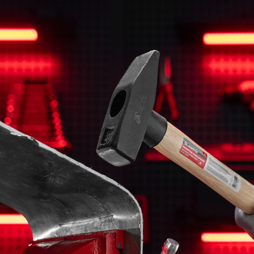 Молоток слесарный, 800 г, квадратный боек, деревянная рукоятка Matrix по ценам производителя в Уфе с доставкой по всей России