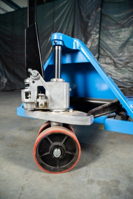 Тележка гидравлическая широковильная 2500 кг 1220х685 мм полиуретановые колеса TOR RHP по ценам производителя в Уфе с доставкой по всей России