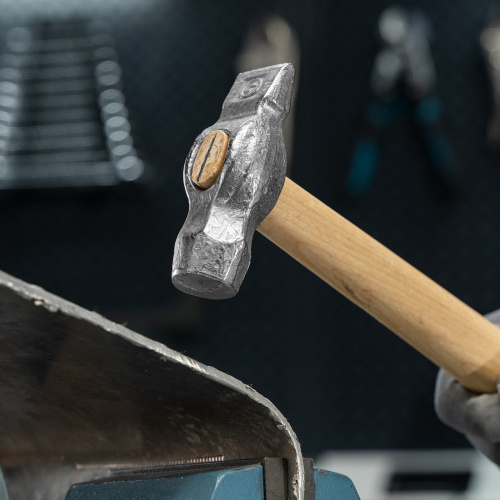 Молоток слесарный, 500 г, круглый боек, деревянная рукоятка по ценам производителя в Уфе с доставкой по всей России