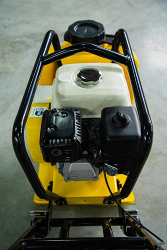 Виброплита 70 кг, 10,5кН (Honda) бак, коврик, колесный комплект TOR C-60T по ценам производителя в Уфе с доставкой по всей России