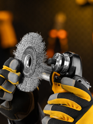 Щетка для УШМ, 125 мм, "Плоская", витая нержавеющая проволока 0.3 мм, посадка 22.2 мм Denzel по ценам производителя в Уфе с доставкой по всей России