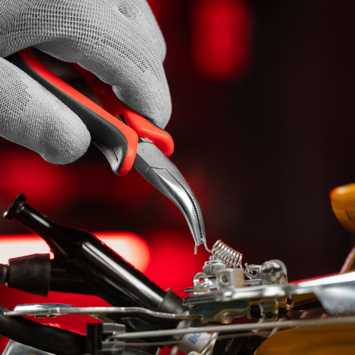 Длинногубцы изогнутые Mini, 130 мм, никелированные, авторазжим, двухкомпонентные рукоятки Matrix по ценам производителя в Уфе с доставкой по всей России