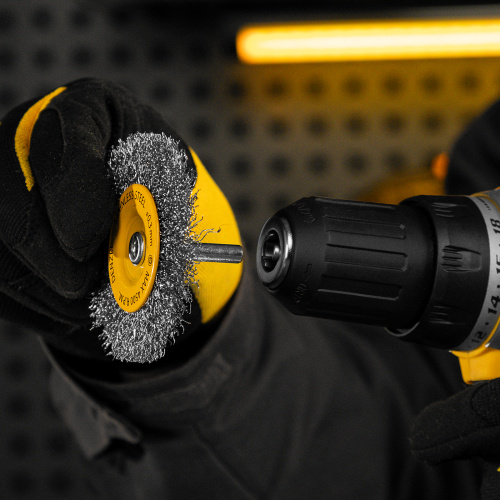 Щетка для дрели, 75 мм, Плоская, со шпилькой, нержавеющая витая проволока Denzel по ценам производителя в Уфе с доставкой по всей России