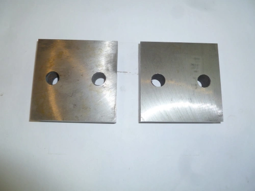 Нож для резчика арматуры ТСС GQ-50,A.N (к-т из 2-х деталей  с 2 отверстиями М16,90х90х26 мм) по ценам производителя в Уфе с доставкой по всей России