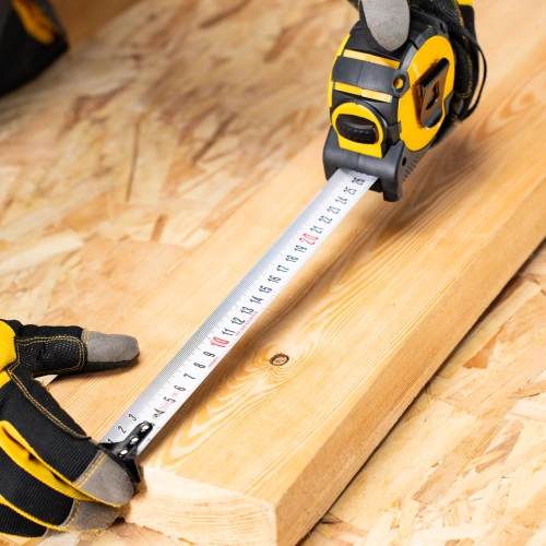 Рулетка 10м х 32мм, автоматич. фиксац., нейлон. покрытие, магнит. зацеп, двухстор. разметка Denzel по ценам производителя в Уфе с доставкой по всей России