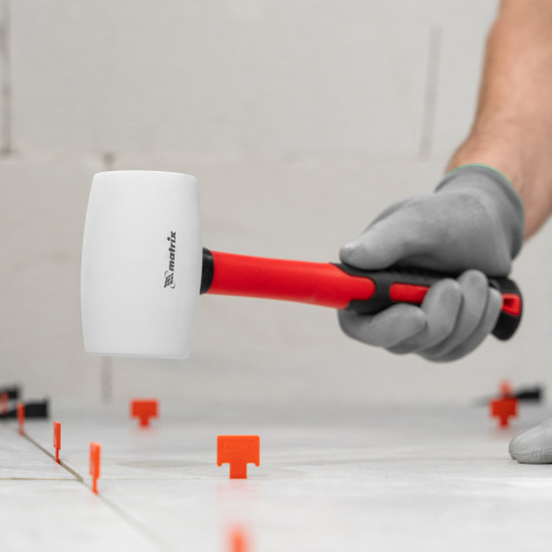 Киянка резиновая, 450 г, белая резина, фибергласовая рукоятка Matrix по ценам производителя в Уфе с доставкой по всей России