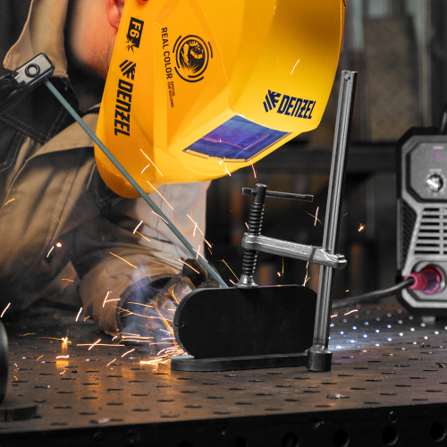 Аппарат инвертор. дуговой сварки DM-220 Standart, 220 А, ПВ 60% Denzel по ценам производителя в Уфе с доставкой по всей России