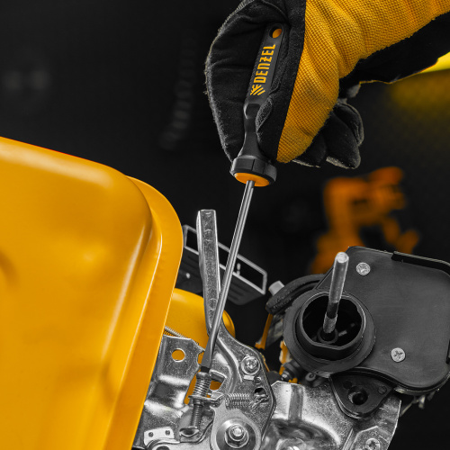 Отвертка SL4х100 мм, CrV, трехкомпонентная рукоятка Denzel по ценам производителя в Уфе с доставкой по всей России