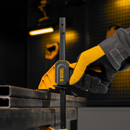 Струбцина F-образная, быстрозажимная, 150 х 55 мм, усиленный нейлоновый корпус Denzel по ценам производителя в Уфе с доставкой по всей России