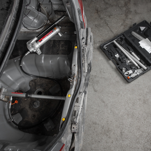 Растяжка гидравлическая, 4 т, набор из 17 предметов, 7 сменных насадок, в пластиковом кейсе Matrix по ценам производителя в Уфе с доставкой по всей России