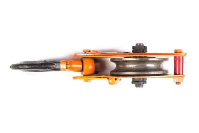 Блок монтажный однорольный с  крюком TOR 1 т с откидной щекой по ценам производителя в Уфе с доставкой по всей России