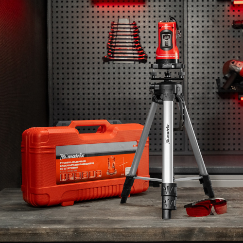 Лазерный уровень самовыравнивающийся, 150 мм, штатив 1150 мм, набор в пластиковом кейсе Matrix по ценам производителя в Уфе с доставкой по всей России