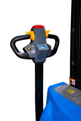 Штабелер самоходный 1,5 т 2,0 м TOR WS15H-2000SC PRO 24/105 В/Ач контр. скорости подъема по ценам производителя в Уфе с доставкой по всей России