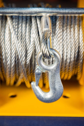 Лебедка ручная барабанная с тросом  500кг   40м с храповым механизмом TOR JHW по ценам производителя в Уфе с доставкой по всей России