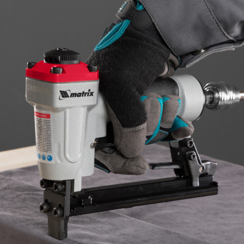 Степлер пневматический для прямоугольных скоб от 6 до 13 мм Matrix по ценам производителя в Уфе с доставкой по всей России