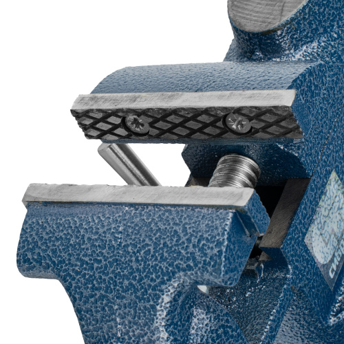 Тиски слесарные, настольные, поворотные, ширина рабочих губок 65 мм, наковальня Сибртех по ценам производителя в Уфе с доставкой по всей России