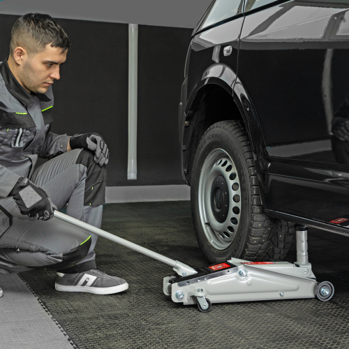 Домкрат гидравлический подкатной, 3 т, высота подъема 150-530 мм Matrix по ценам производителя в Уфе с доставкой по всей России