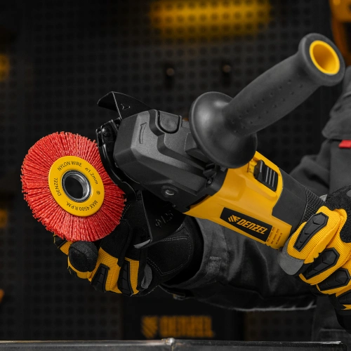 Щетка для УШМ, 100 мм, Плоская, нейлоновая щетина, посадка 22,2 мм Denzel по ценам производителя в Уфе с доставкой по всей России