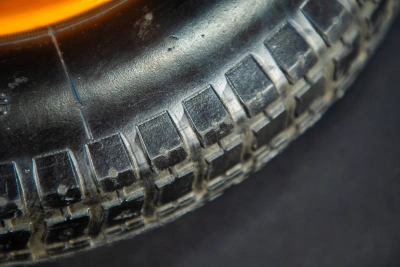 Колесо пневматическое резиновое 345 мм 3.25-8 по ценам производителя в Уфе с доставкой по всей России