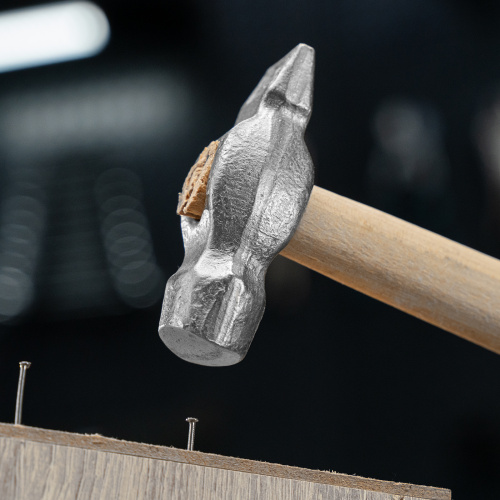 Молоток слесарный, 200 г, круглый боек, деревянная рукоятка по ценам производителя в Уфе с доставкой по всей России