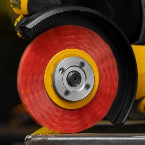 Щетка для УШМ, 100 мм, Плоская, нейлоновая щетина, посадка 22,2 мм Denzel по ценам производителя в Уфе с доставкой по всей России