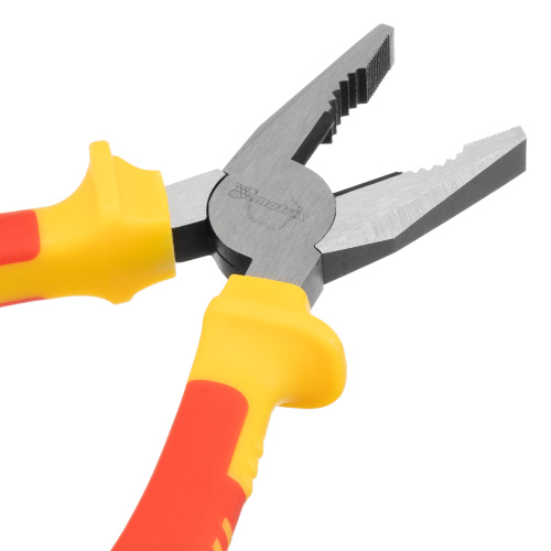 Плоскогубцы комбинированные, Insulated, 180 мм, двухкомпонентные рукоятки Matrix Professional по ценам производителя в Уфе с доставкой по всей России